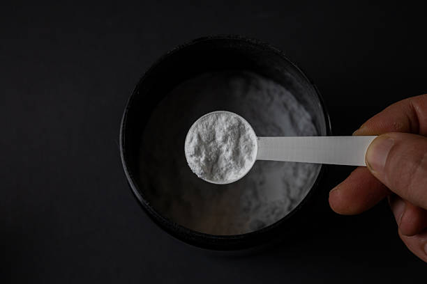 جدول مقارنة بين أفضل أنواع الكرياتين مونوهيدرات من Applied Nutrition وOptimum Nutrition وKevin Levrone وأسعارها في مصر.